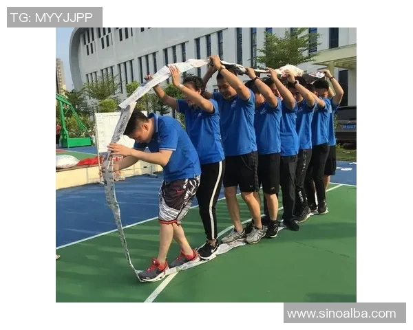 阿昆足球：探索这项运动背后的激情与梦想，见证球场上的传奇时刻